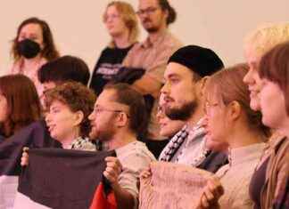 Pro-Palestine mielenosoittajat häiritsevät presidentti Stubbin puhetta Tampereella news-18092024-161628