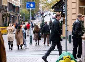 Ulkomaalaiset yliopistotutkinnon suorittaneet kamppailevat työnhaussa news-27102024-102223