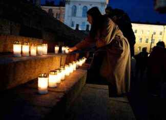 Muistokynttilät loistavat Janne Puhakan muistomerkissä Helsingissä news-28102024-224110