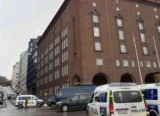 Syyttäjä luopuu terrorismisyytteestä epäiltyjen pakettien lähettämistä puolueiden päämajoihin. news-04112024-171139