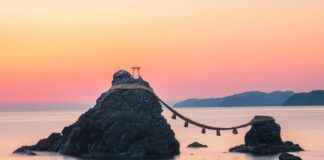 Miten Ihastunut Mies Käyttäytyy: 10 Merkkiä Miten Ihastunut Mies Käyttäytyy: 10 Merkkiä