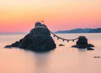 Miten Ihastunut Mies Käyttäytyy: 10 Merkkiä Miten Ihastunut Mies Käyttäytyy: 10 Merkkiä