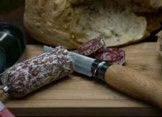 Ukkonen Tulossa: Näin Suojaudut Salamaniskuilta Ukkonen Tulossa: Näin Suojaudut Salamaniskuilta