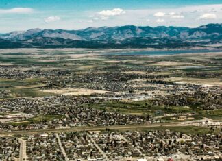 Helena Lindgren Lapsen Isä: Mikä On Hänen Tarinansa?