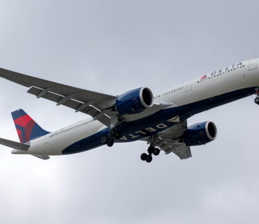 Navigating Flight Delays: Expert Tips for Dealing with Delta Flight DL275 Diverted at LAX Delta Airlines, Delta Flight DL275, Flight DL275, Flight Diversions, Travel News, Airline Policies, LAX Diversion, Delta Flight DL275 Diverted LAX